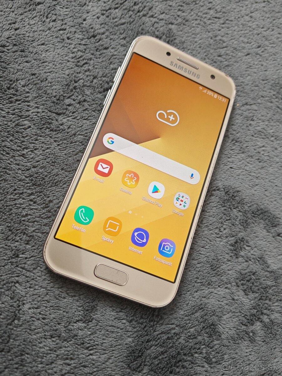 Samsung Galaxy A3 2017 gold - 2
