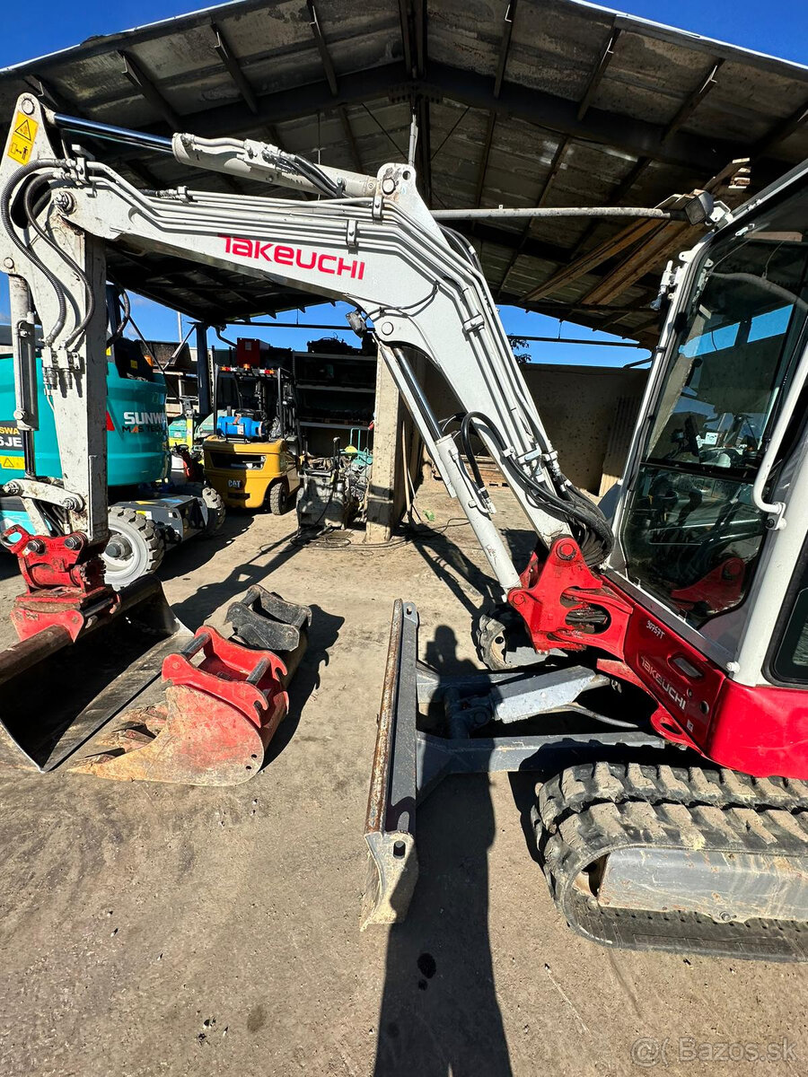 TAKEUCHI TB335R DIESEL - 2