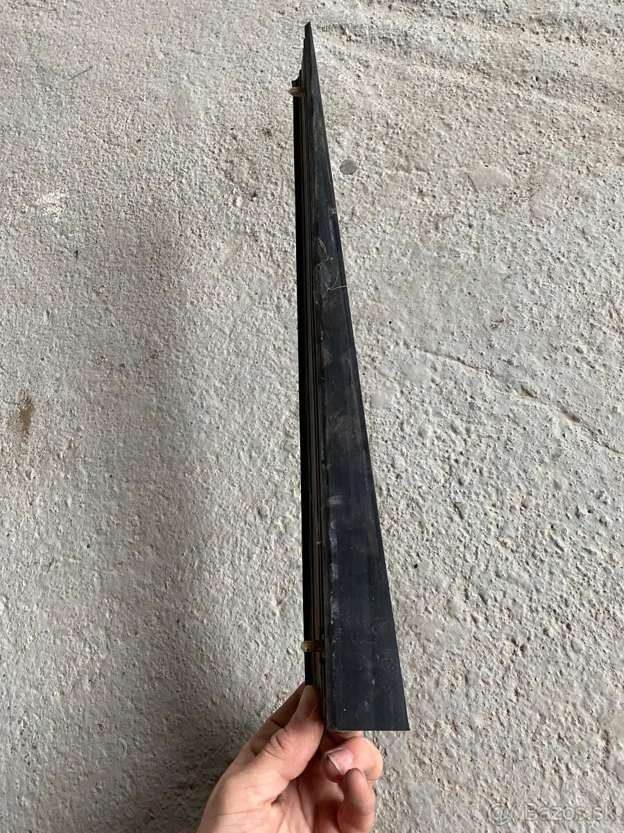 Bmw e30 prah dverí - 2