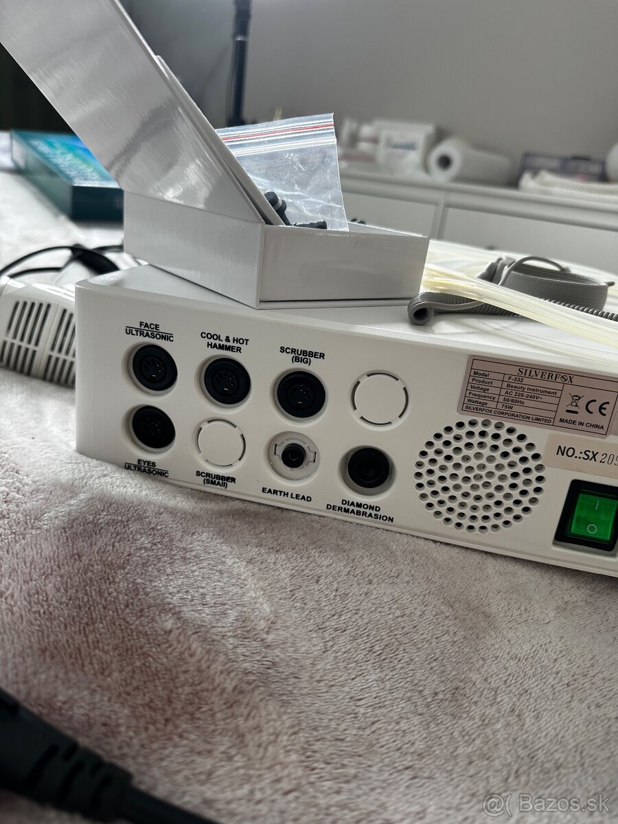 Kozmetický prístroj 4v1 - 2