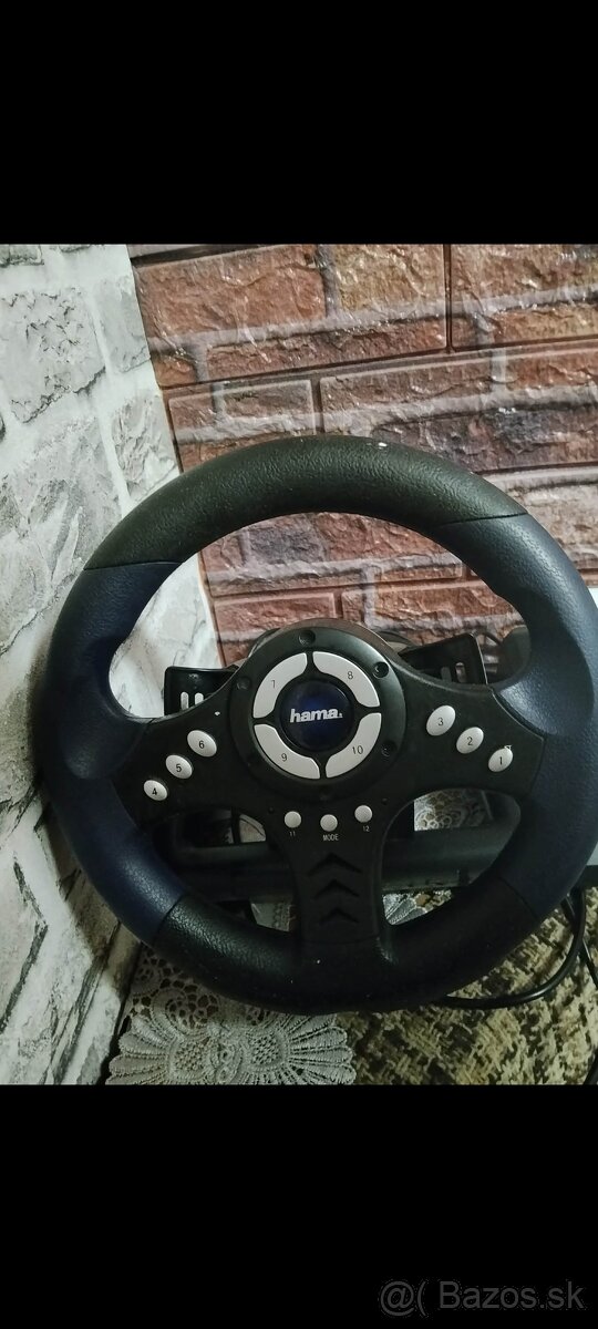 Hrací volant a pedále - 2