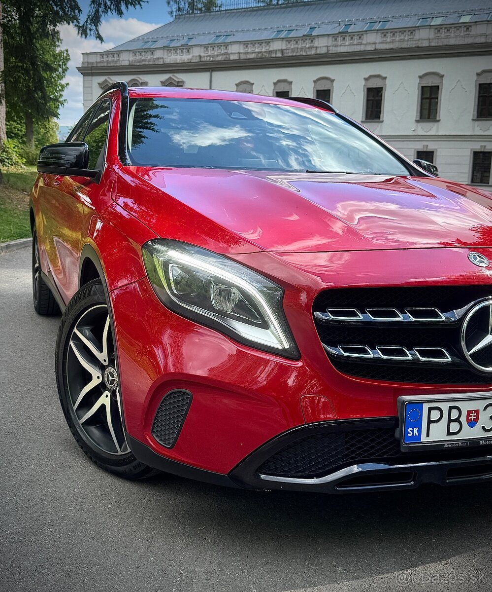 MERCEDES-BENZ GLA 180d - 2