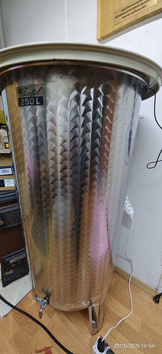 Predám nerezový sud 250 l. - 2