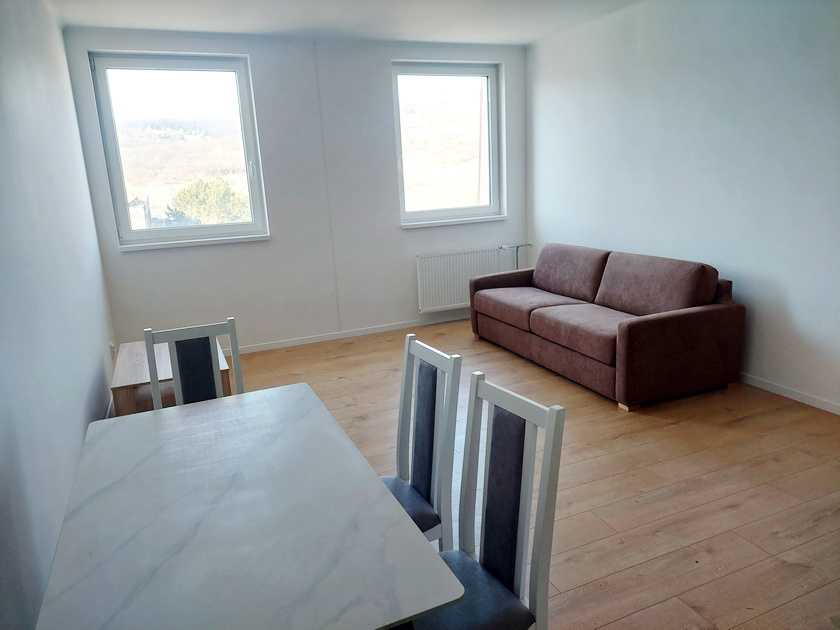 Prenajmeme 2 - izbový byt v Bratislave Rači. na Hagarovej ul - 2