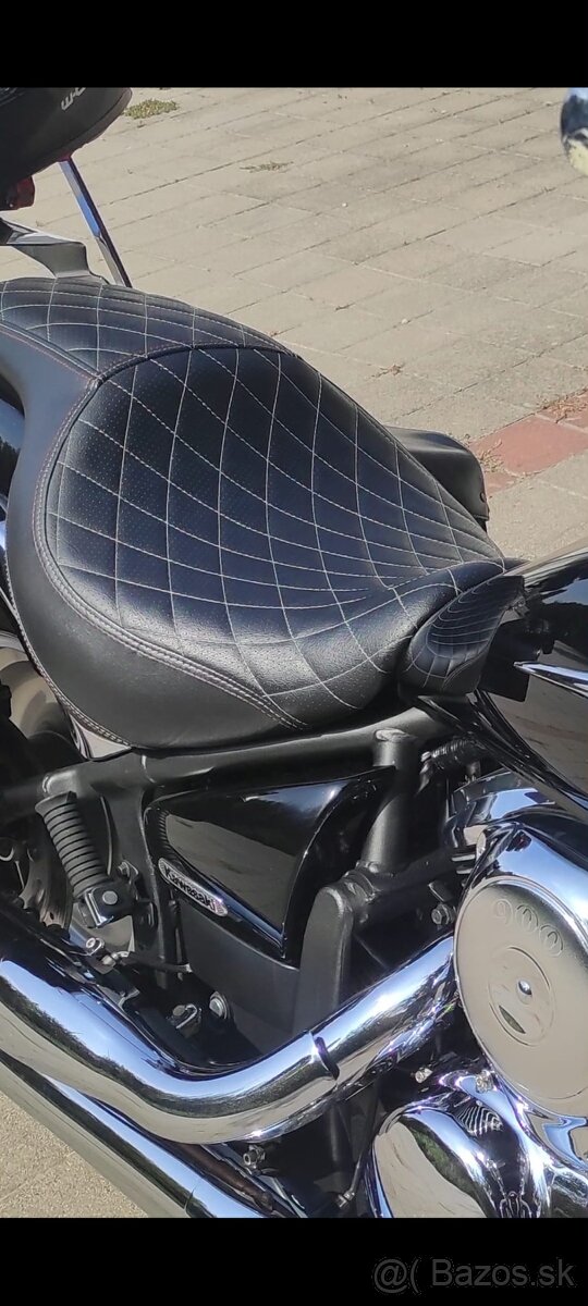 Kawasaki VN 900 Custom - 2