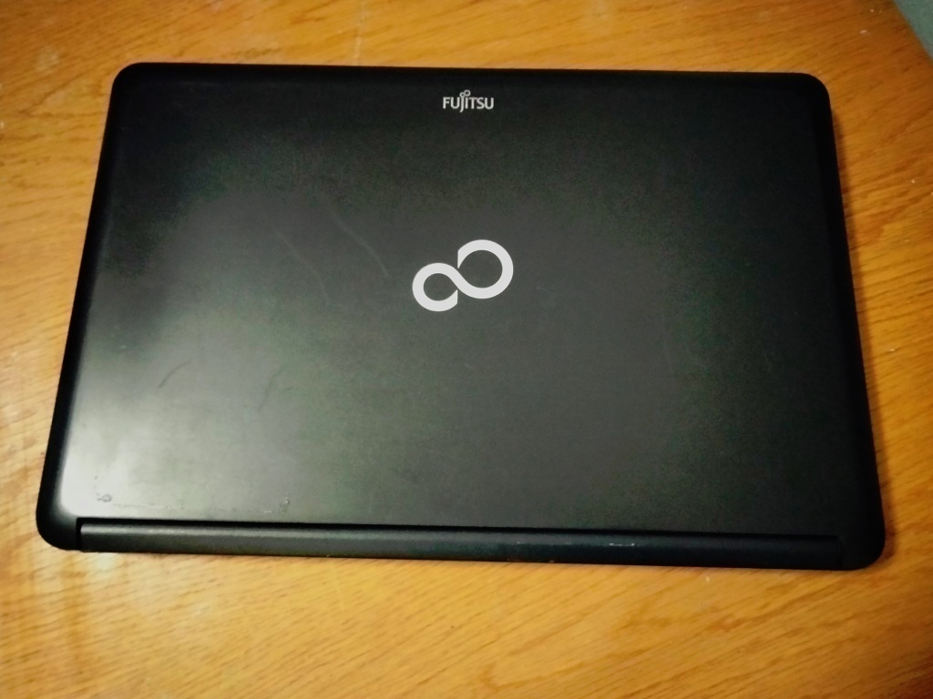 predám FUJITSU LIFEBOOK A530 ,Windows 7. - 2
