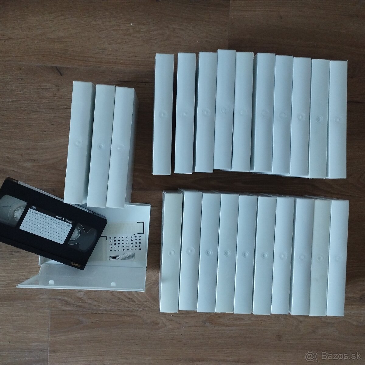 Predám obaly na VHS s čistými VHS - 2