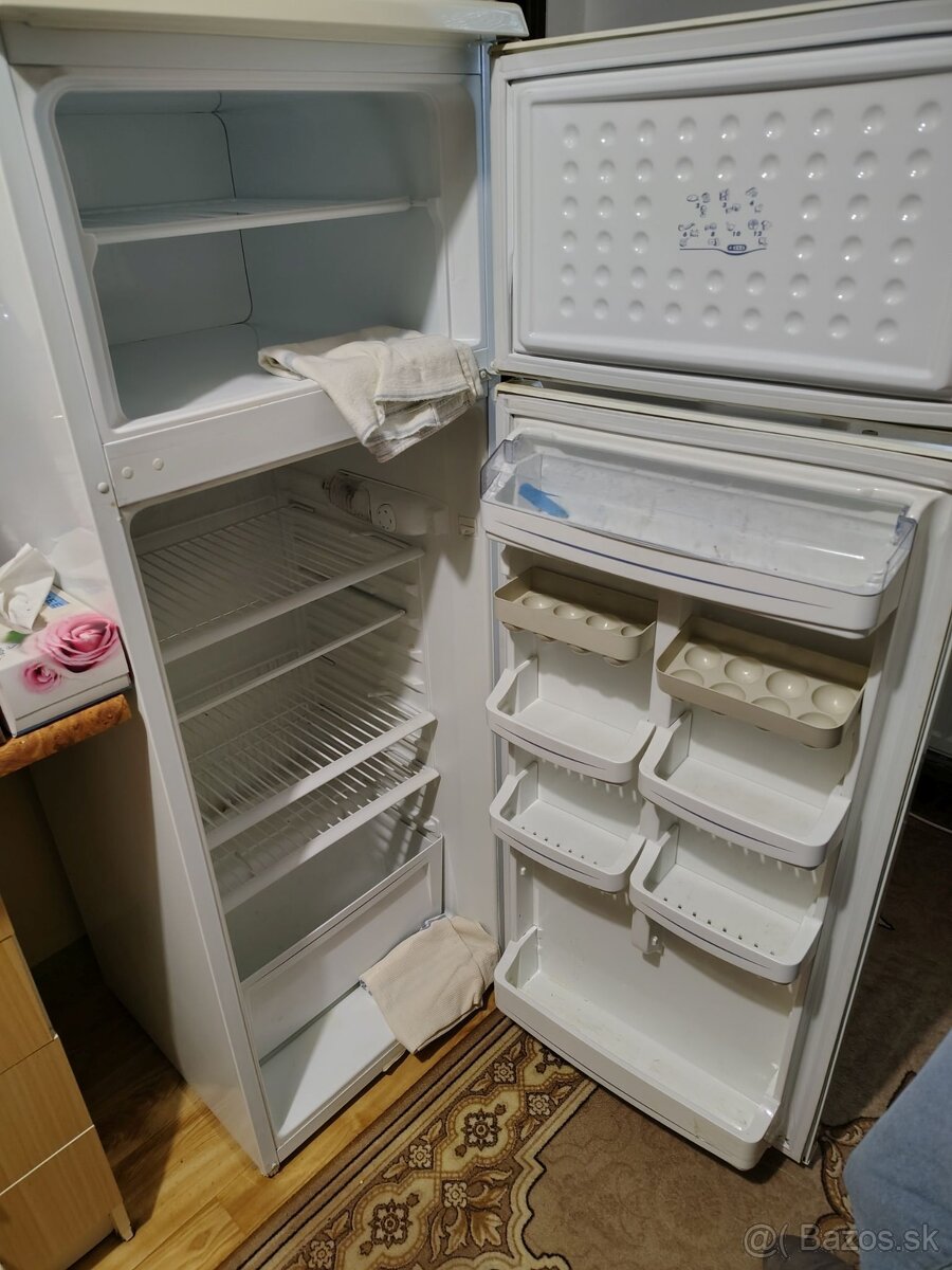 Chladnička s mrazničkou - 2
