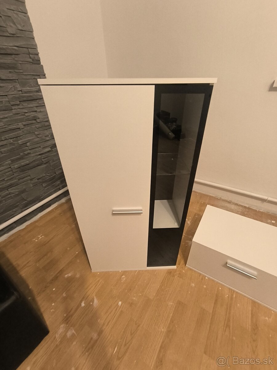 Obyvacia stena a stôl - 2