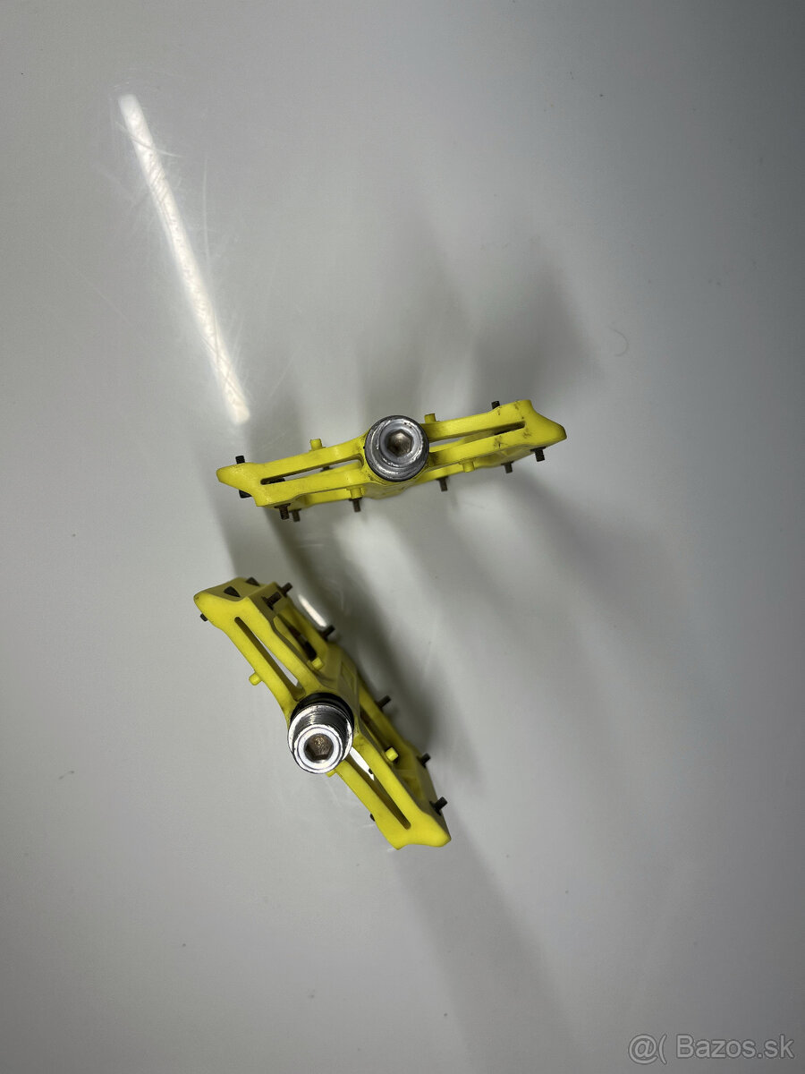 Pedále, neonové - 2