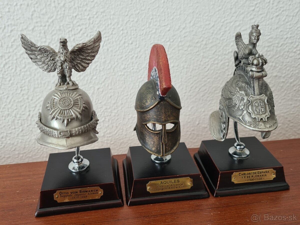 Miniatúrne historické helmy a meče - 2