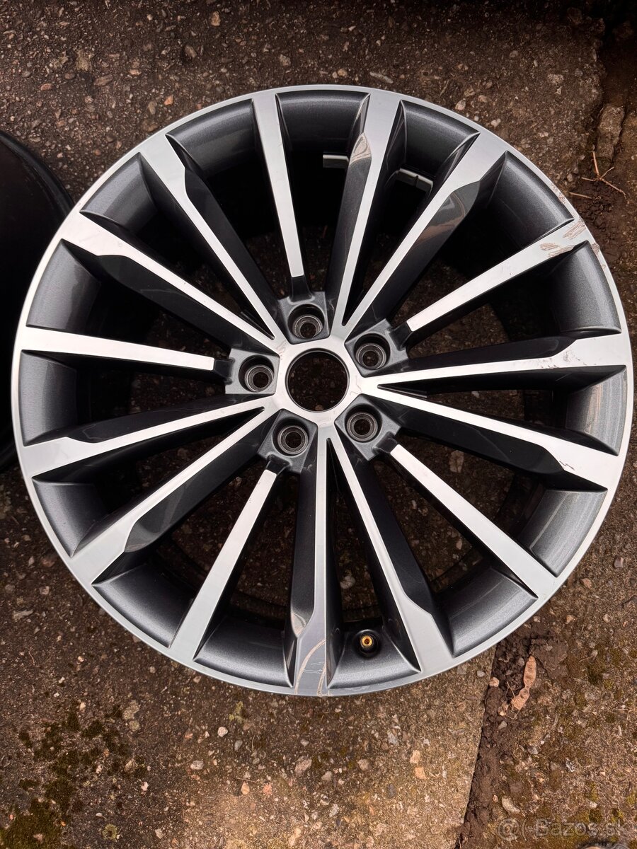 Predám Hliníkové disky TRINITY Škoda 5x112 r19 - 2