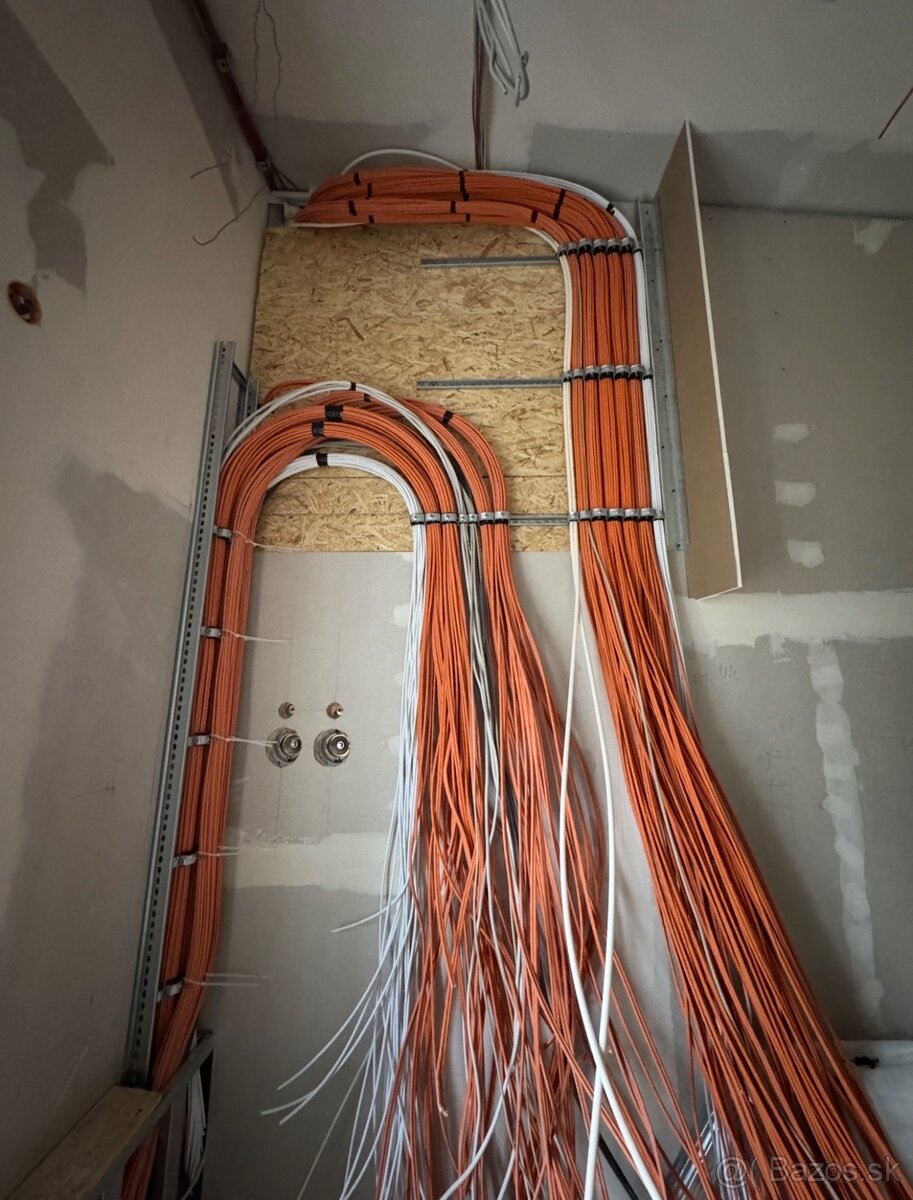 ELEKTRIKÁR/ POMOCNÝ ELEKTRIKÁR - 2