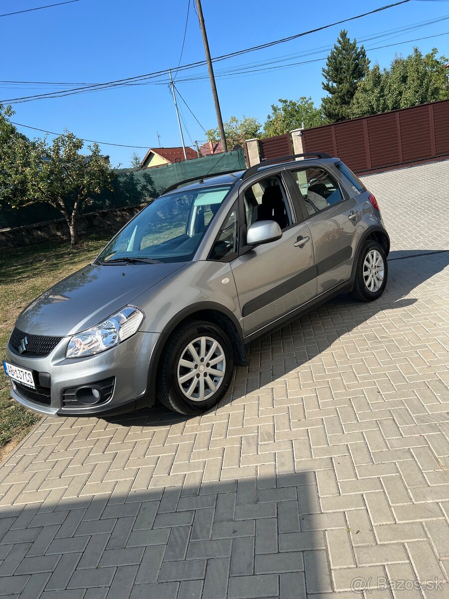Suzuki Sx4 4x4 benzín 79000km - 2