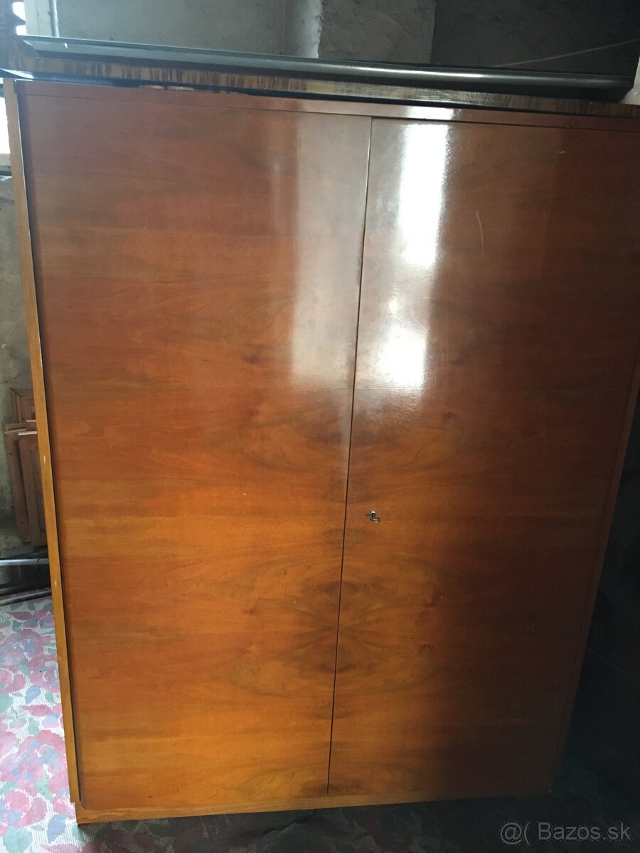 Predama lacno skrine- prave drevo- starozitnost, vek 30 r - - 2