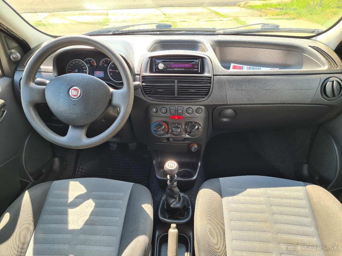 Fiat Punto 2009 1,2 8v benzín klíma - 2