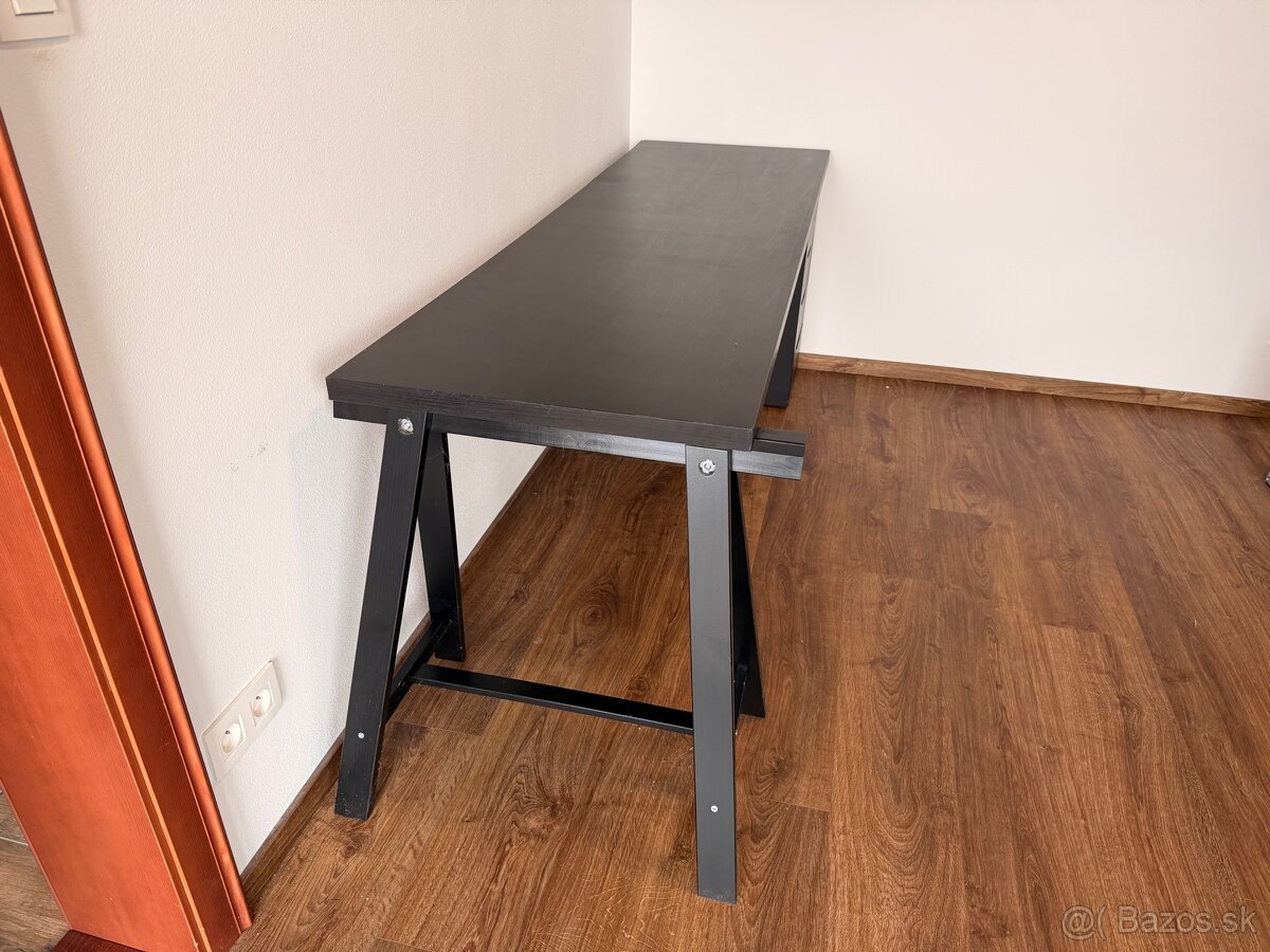 Pracovný stôl - 2
