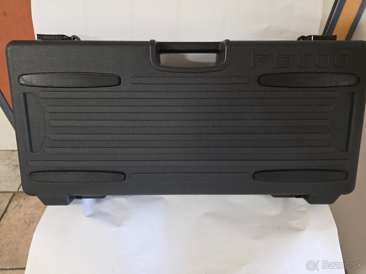 Pedalboard Behringer PB600 - 2