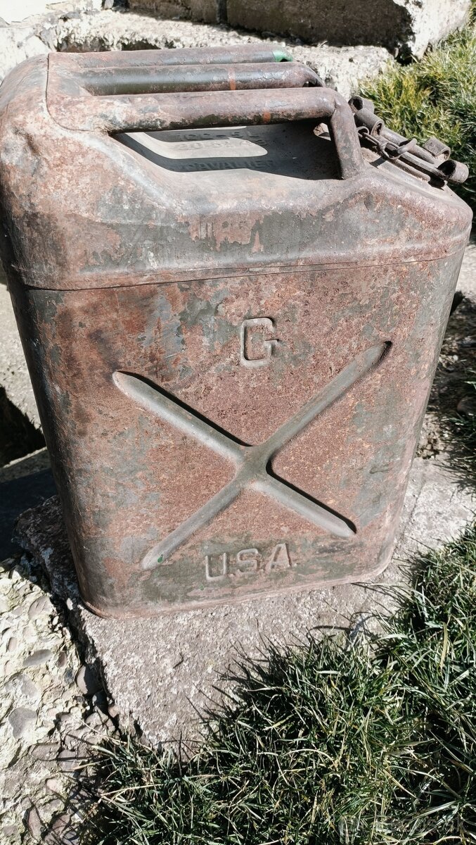 Vojenský kanister - 2