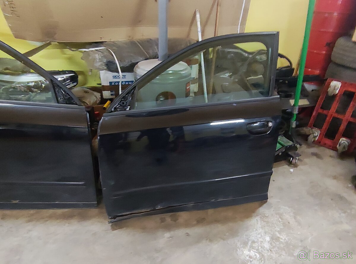 Audi A4 B7 2007 predne dvere lave prave - 2