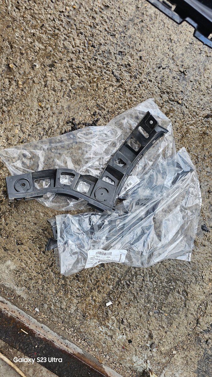 zadný original naraznik Tiguan 5N0 - 2