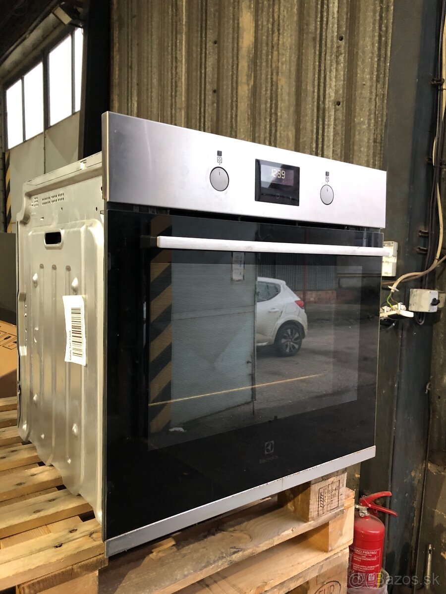 Predám vstavanú rúru ELEKTROLUX - 2