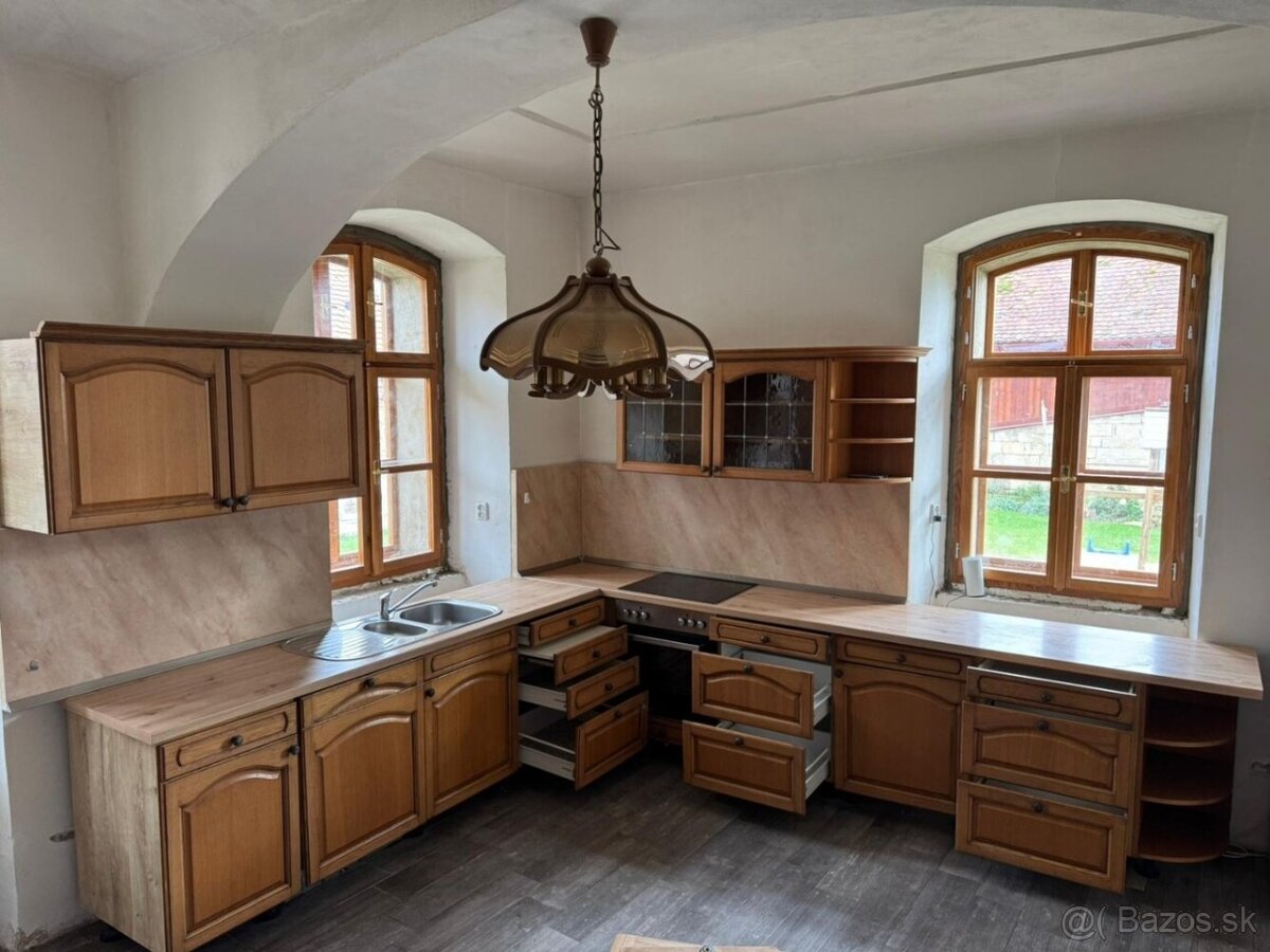 Krásná rustikální dubová linka se spotřebiči, 5447 - 2