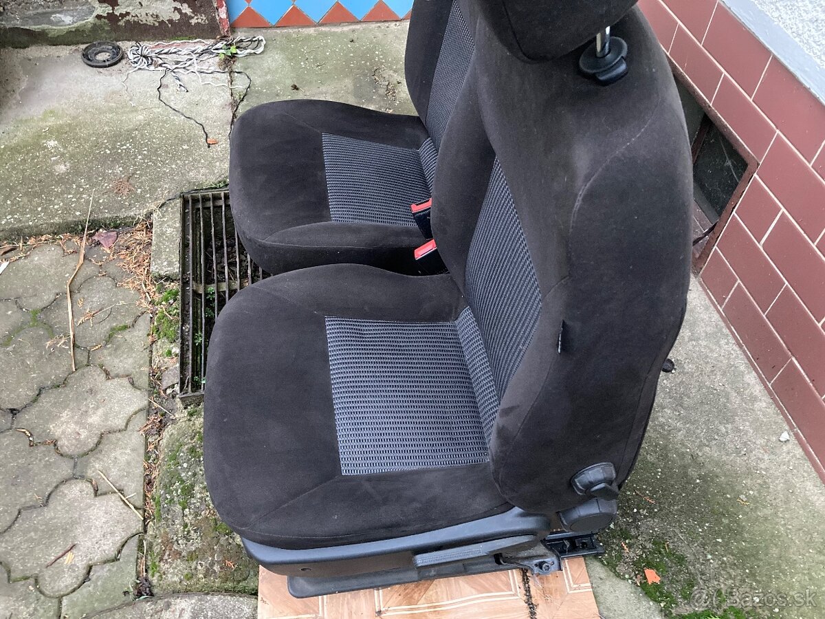 Sedačky na Fiat Croma II - 2