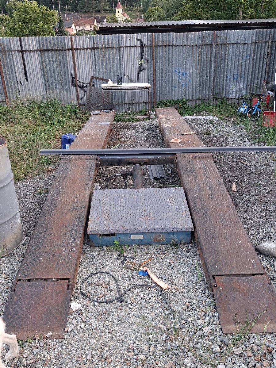 Hydraulický zdvihak na auto - 2