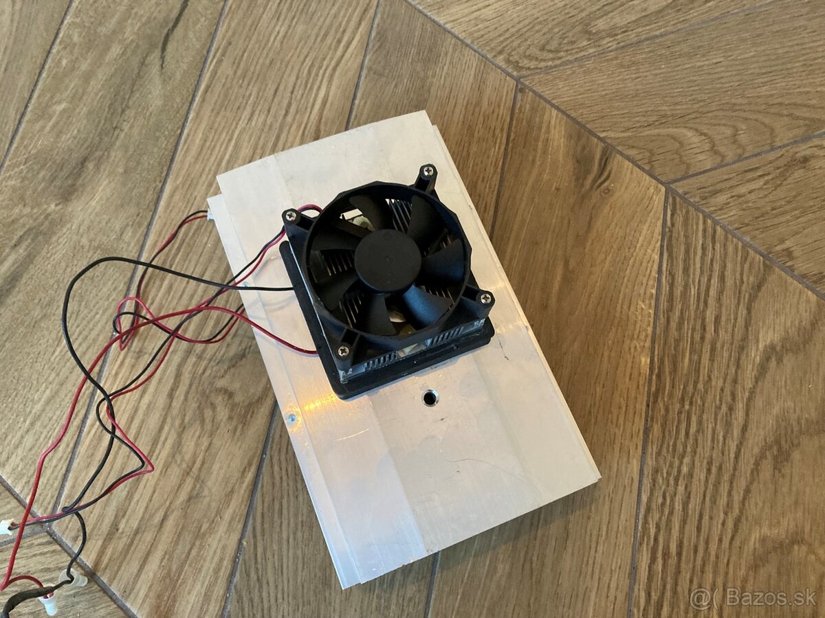 Peltierov článok + chladiče + ventilátory - 2