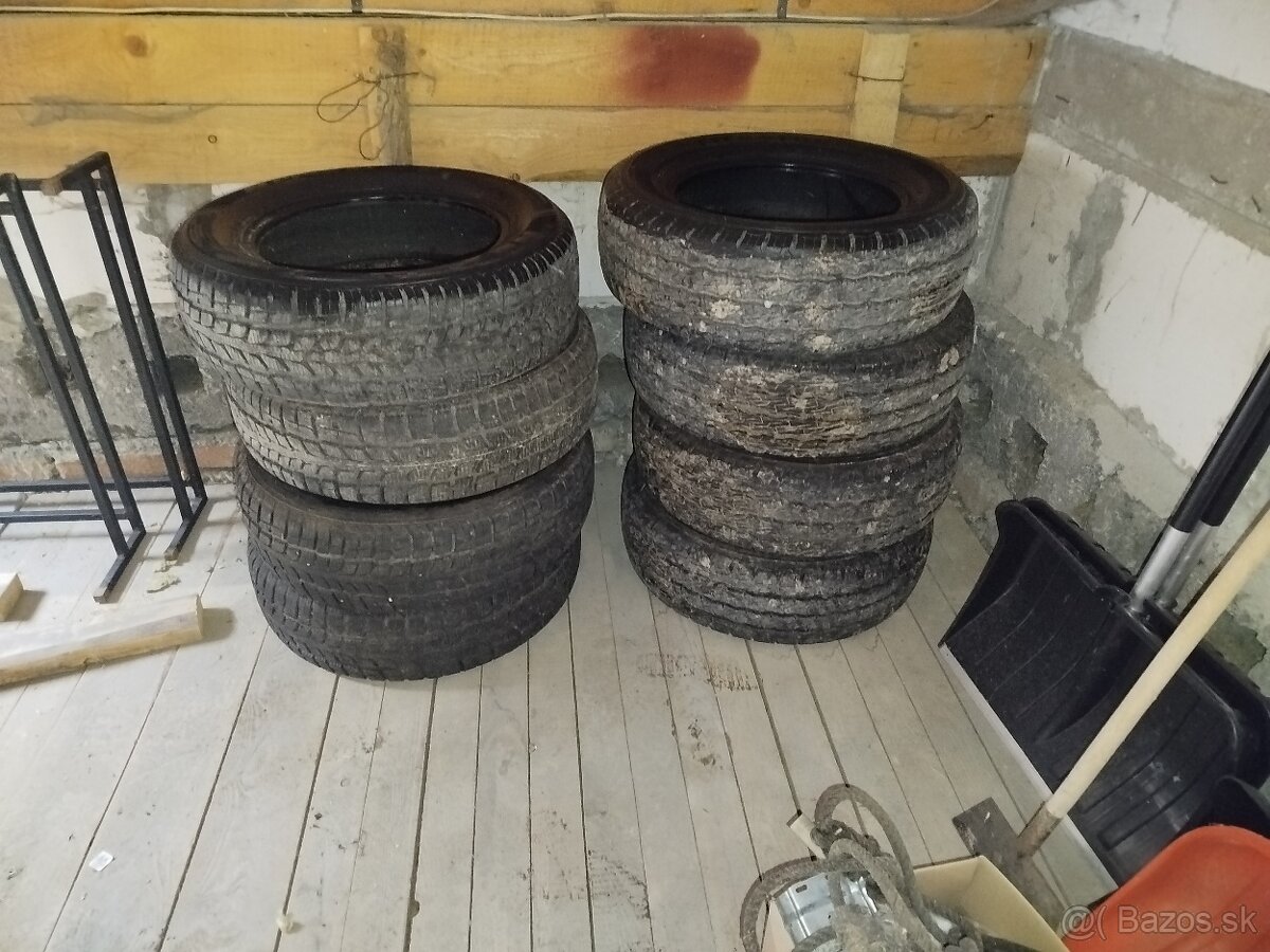 Predám pneumatiky zimné VANHAWK 215/65R16 - 2