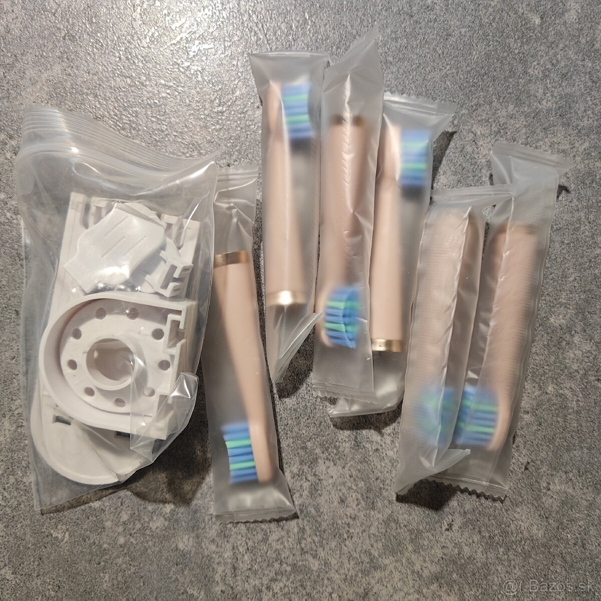 Coulax C8 – sonická zubná kefka + 8 kefiek - 2