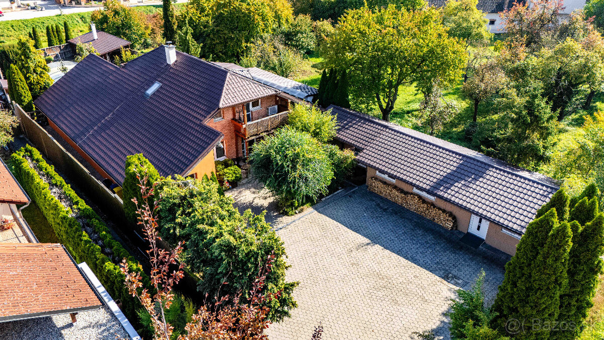 PREDAJ RODINNÝ DOM S BAZÉNOM A PRIESTOROM NA PODNIKANIE - 2