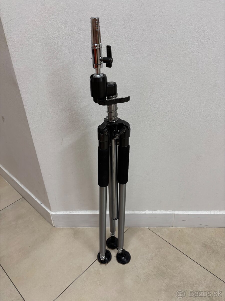 Stojan na cvičné hlavy - 2