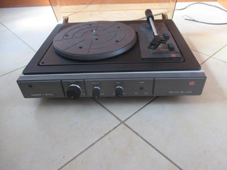Gramofon NZC 041 - 2