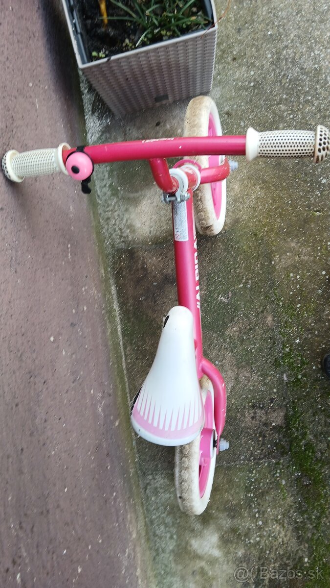 Odrazadlo s helmou - 2