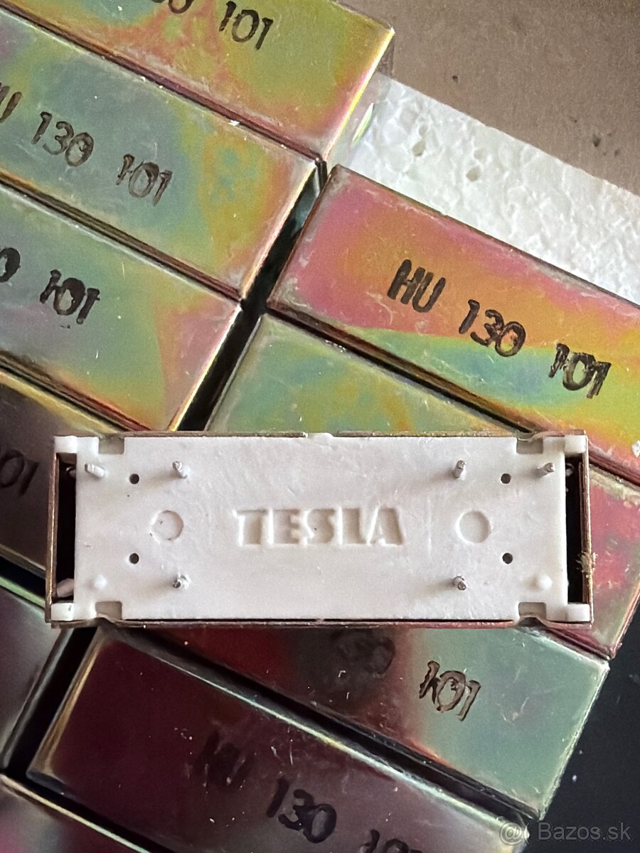 Relé Tesla HU130 101 - 2