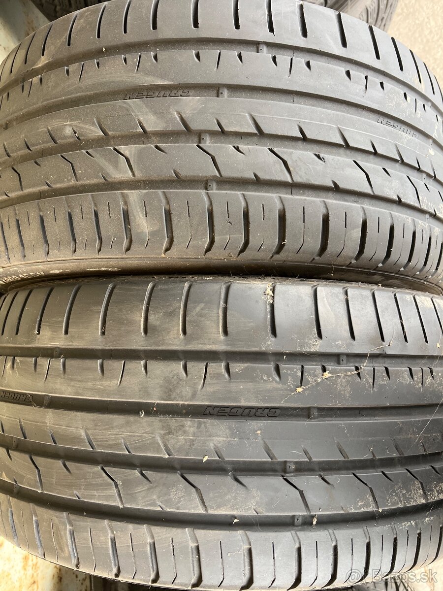 275/40 R20 Kumho - 2