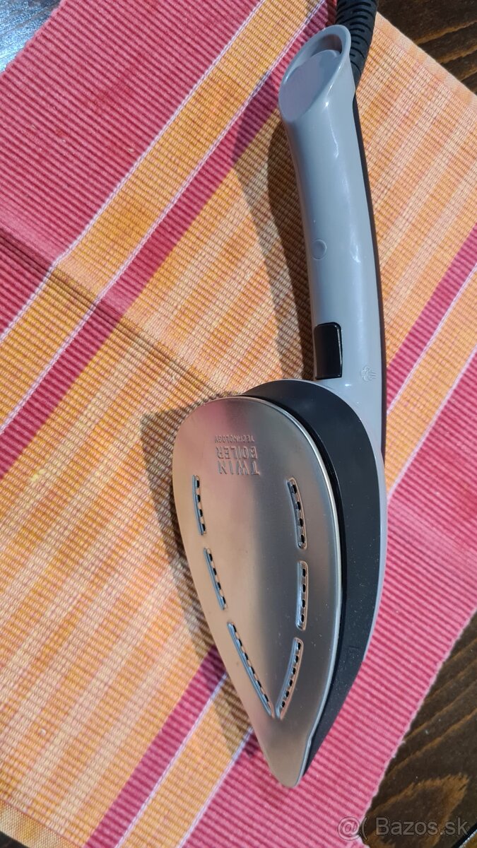 Zehlicka/ naparovac odevov TEFAL ixeo+ - 2