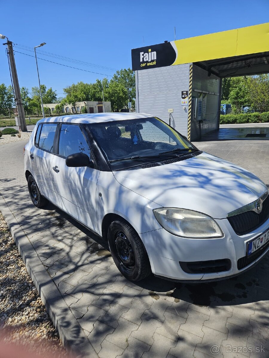 Škoda fabia 1.2 HTP (2009) - 2