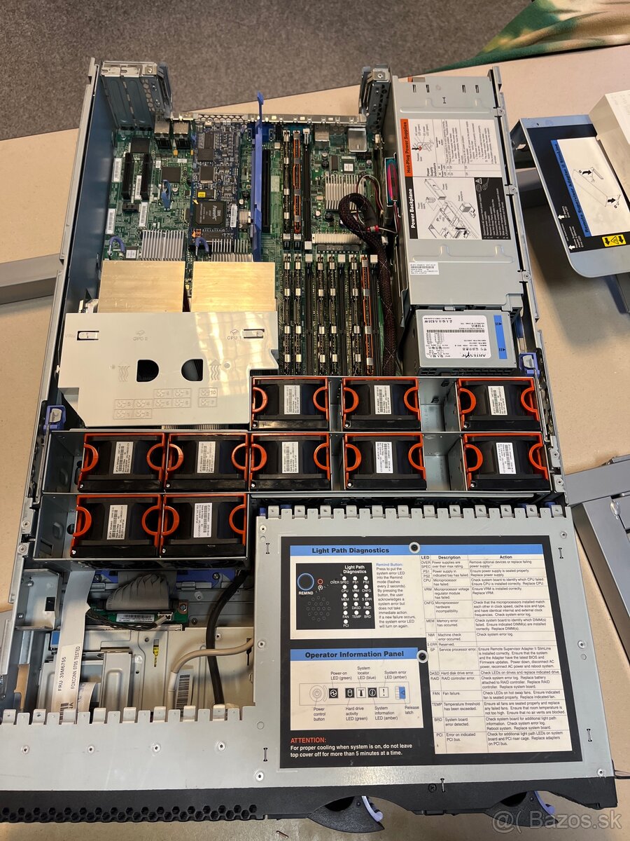 Predám IBM server systém x3650 M3 - 2