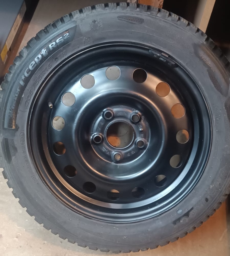 Predaj 4x zimne pneumatiky na plechovych diskoch - 2