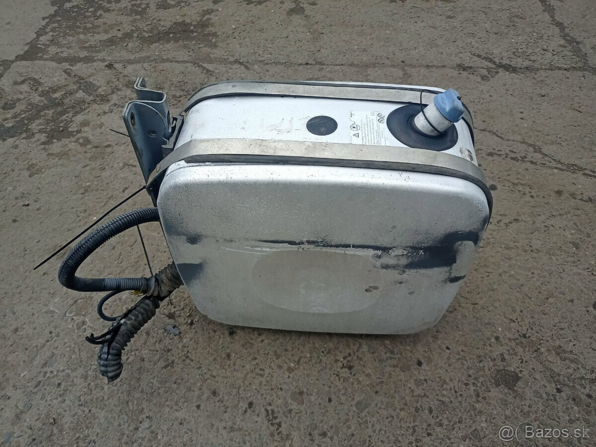 MAN TGA TGX TGS nádrž AD blue - 2