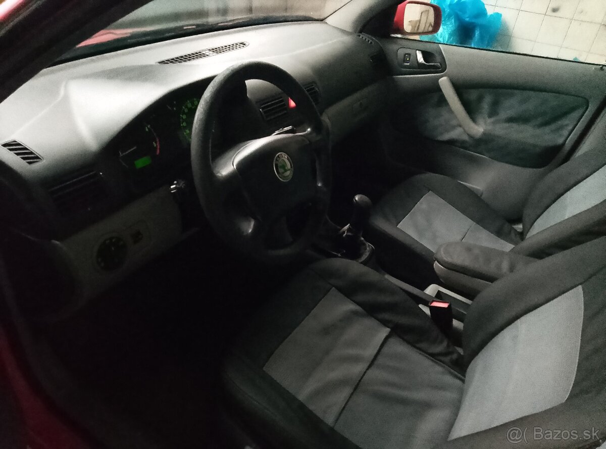 Predám Škoda Octavia Combi 1.9 TDI SLX 66kw M5 5d - 2