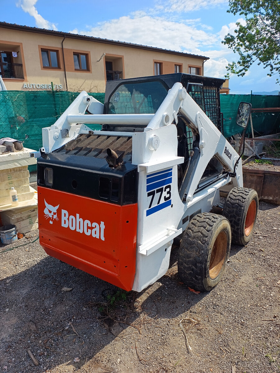 Šmykový nakladač BOBCAT 773 – predám, príslušenstvo v cene - 2
