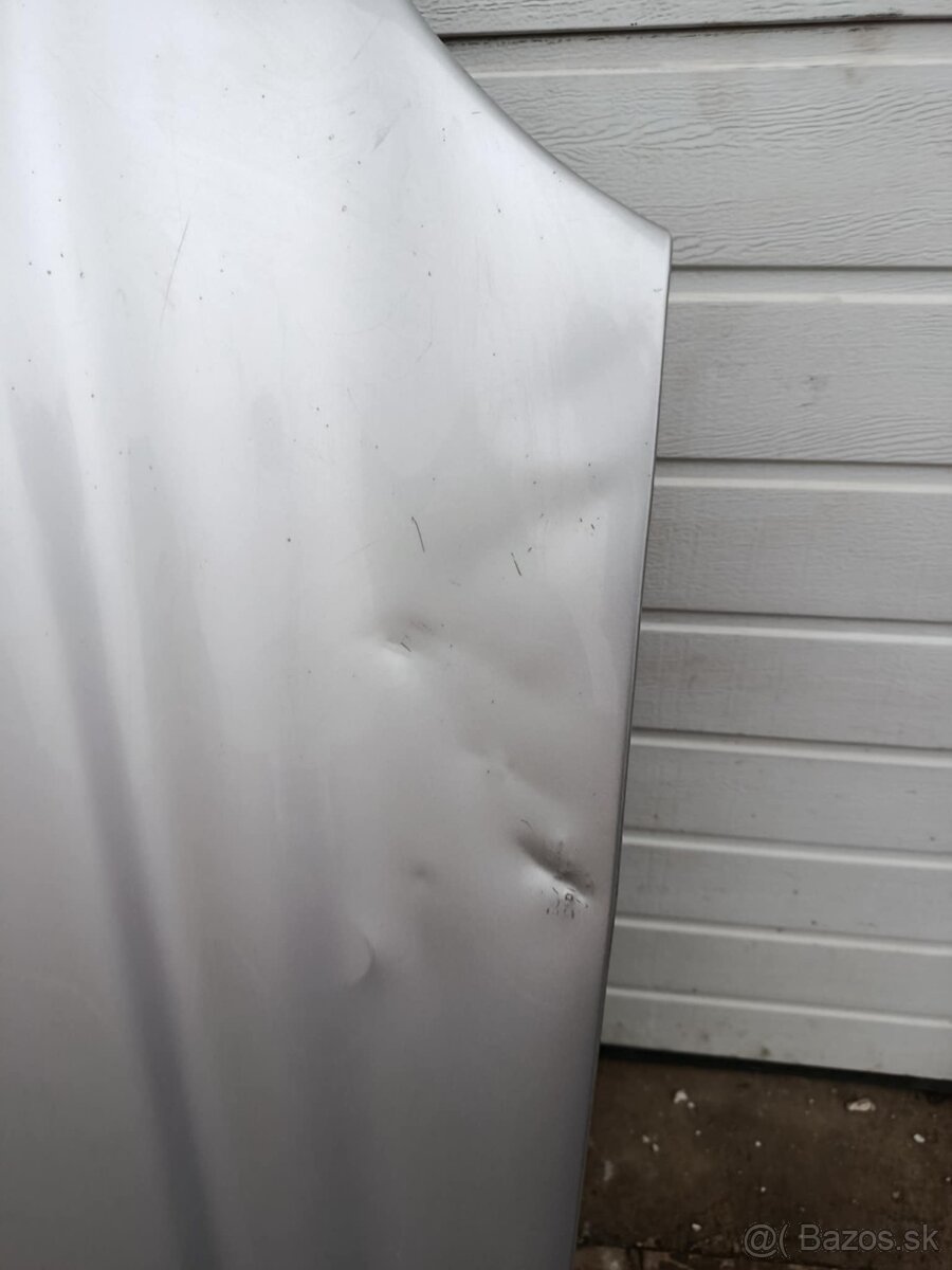 Mercedes E w211 kapota - 2