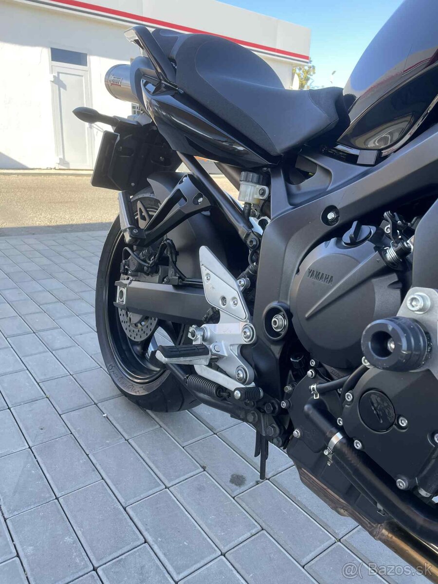 yamaha fz6 - 2