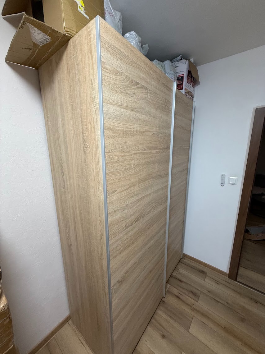 šatnikova skrina - 2