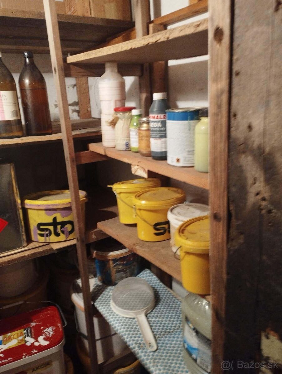 Stare farby kopa vedier - 2