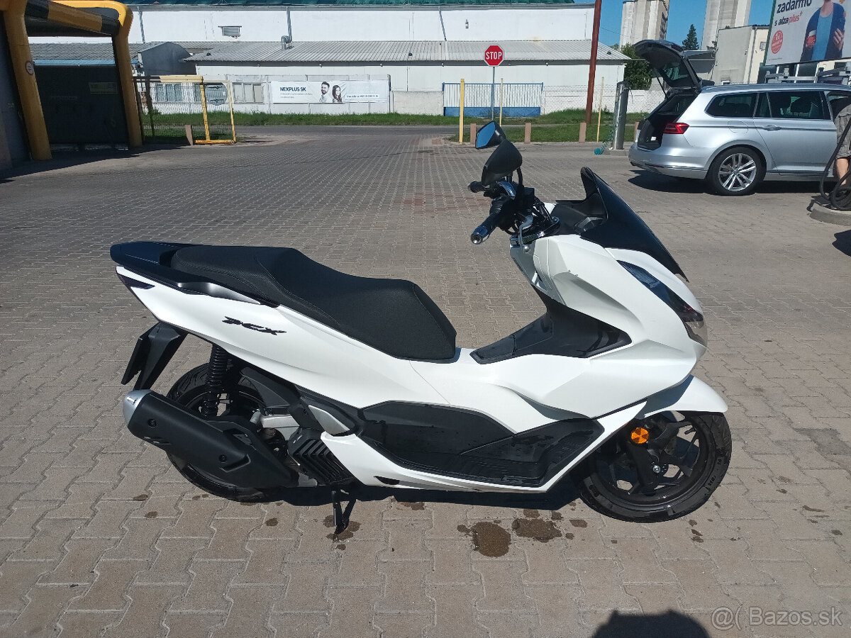 Predám Skúter HONDA PCX - 2